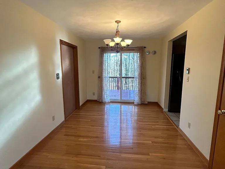 643 Wiltshire Dr — Photo 9