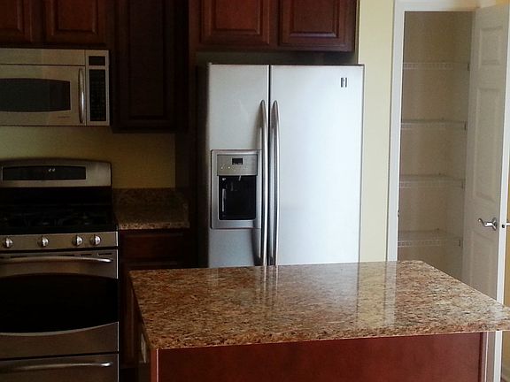 4th image of 2524 S King Dr