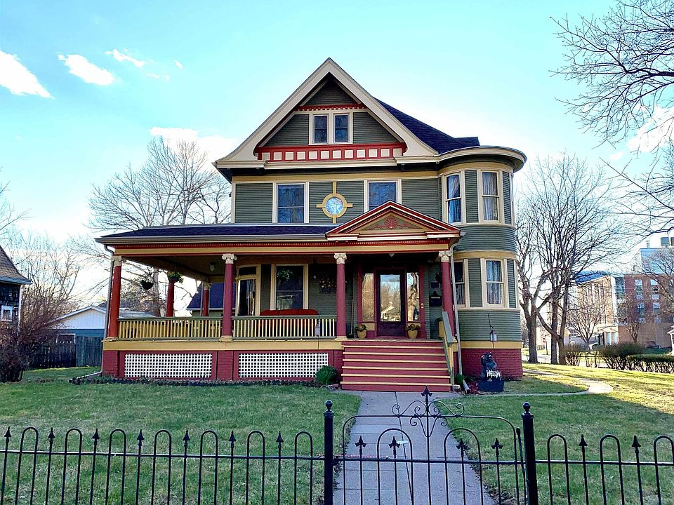 1st image of 122 N Yale St