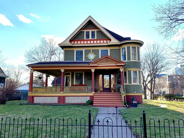 122 N Yale St, Vermillion, SD 57069