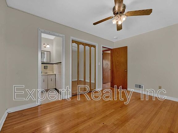 5th image of 2249 4th Place Cir NE