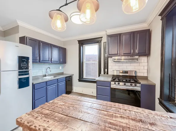 388 Baldwin Avenue image 1 of 9