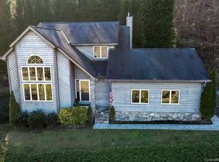 48 Cairnes Cir, Canton, NC 28716