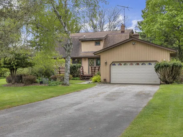 W438 Clement CIRCLE, Campbellsport, WI 53010