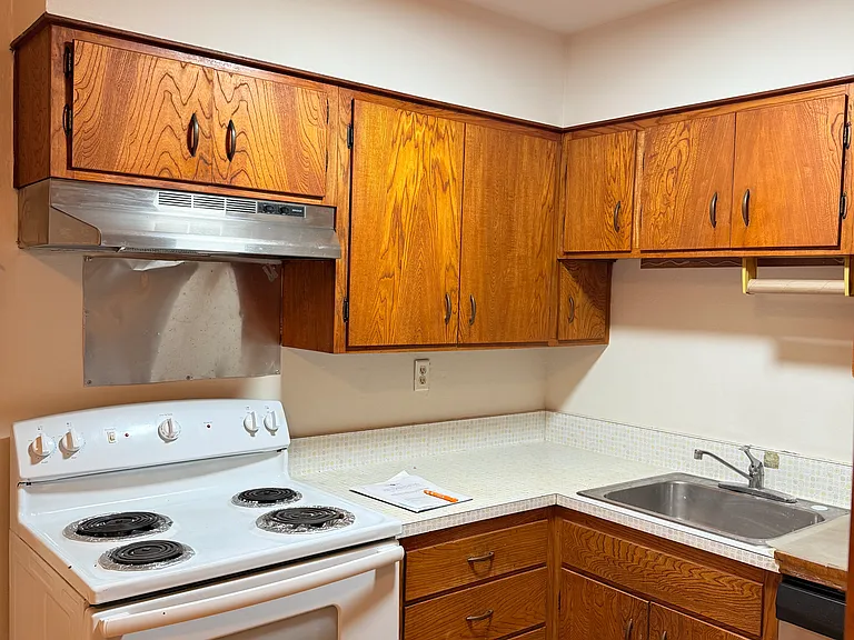 310 Hamilton St #1 — Photo 7