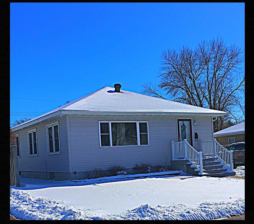 1st image of 2309 Sunrise Dr