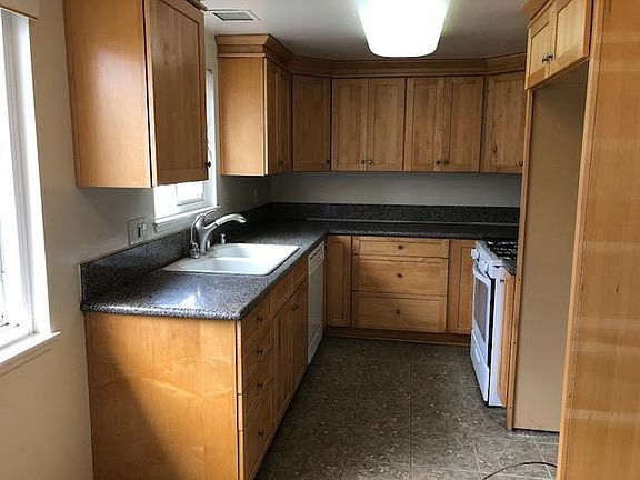 2nd image of 2524 Seahorse Ave