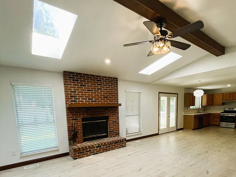 10437 Cable Ave — Photo 8