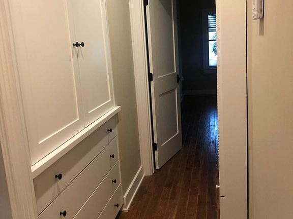 5th image of 1377 E Villa St