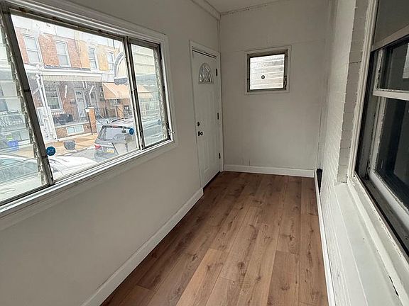 5th image of 1922 Auth St