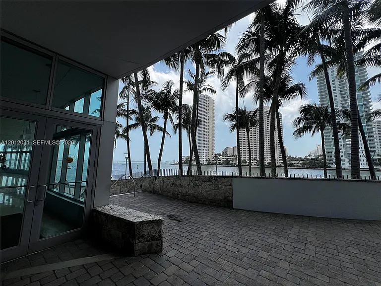 335 Biscayne Blvd #2900 — Photo 38