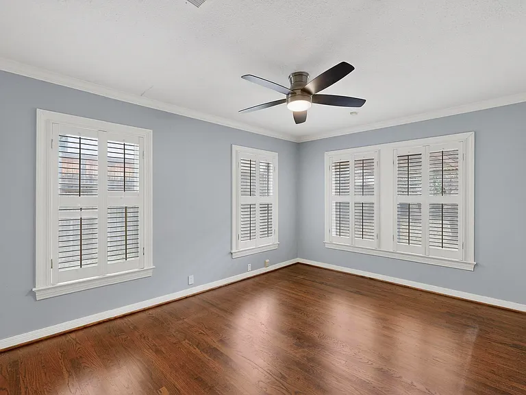 4810 Stanford Ave — Photo 16