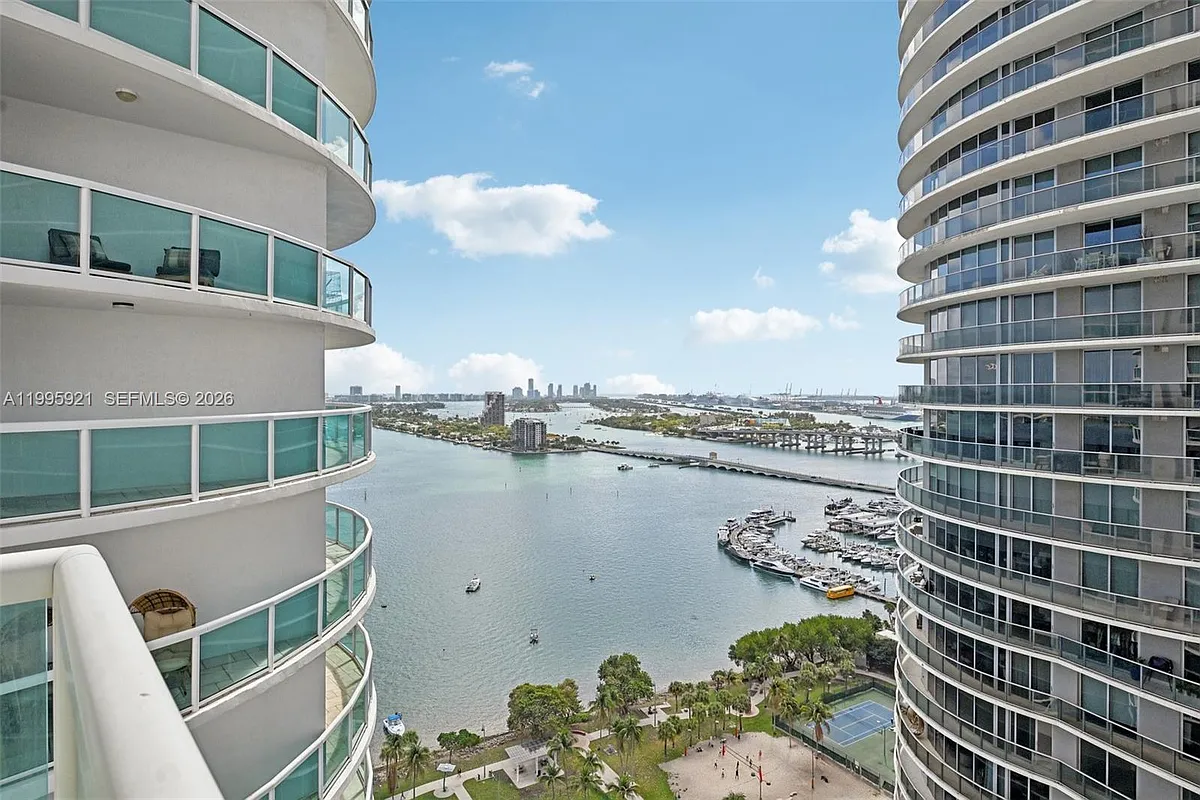 Building Photo - 1800 N Bayshore Dr #2811
