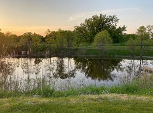 416 S Country Ln, Fond Du Lac, WI 54935