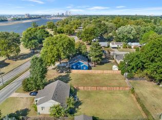 4247 Riverside Dr, Tulsa, OK 74105