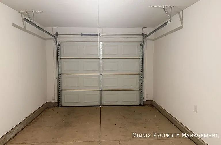 1519 E 14th St — Photo 25