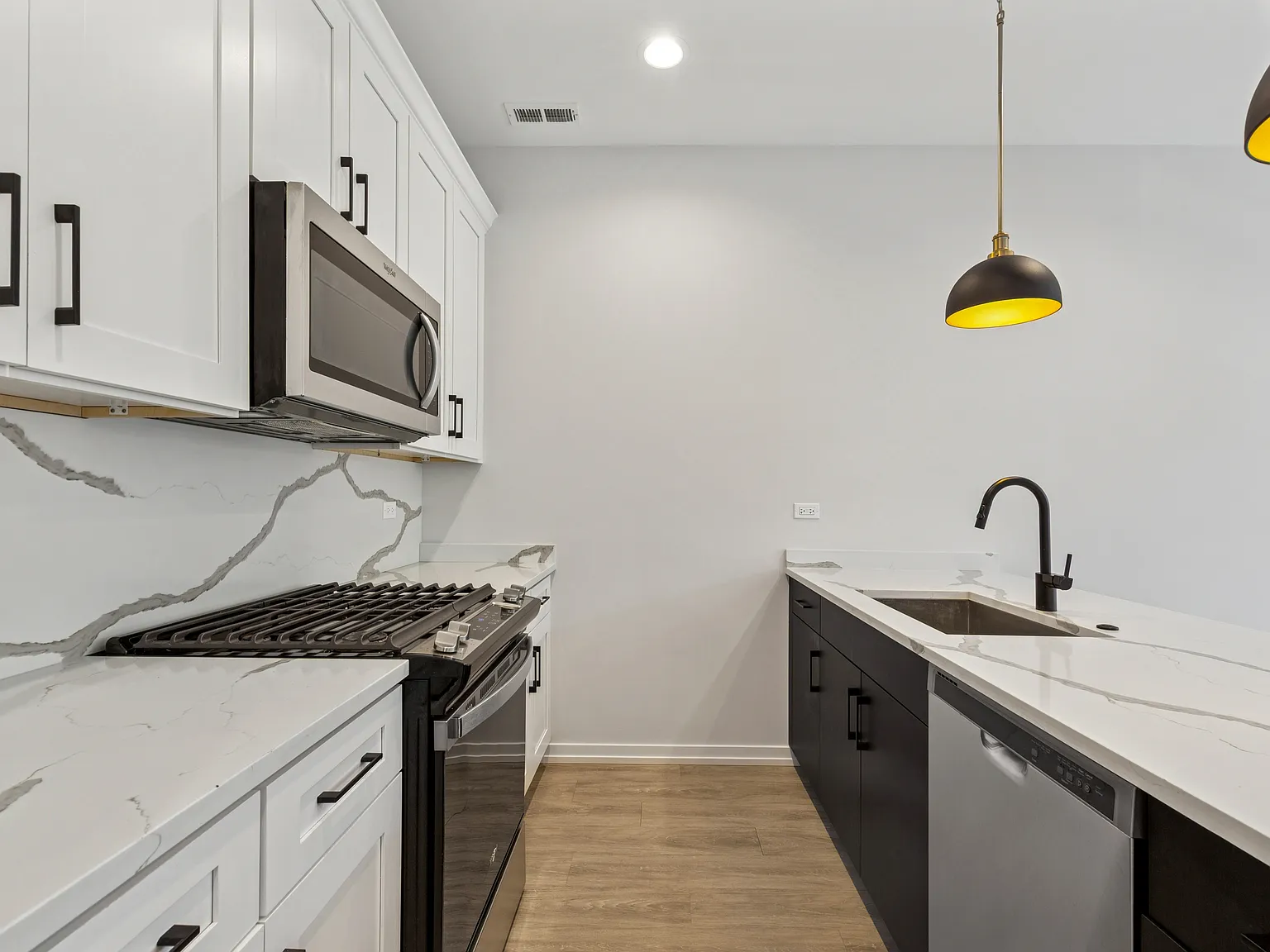 3 bed, $2,695 — Photo 3