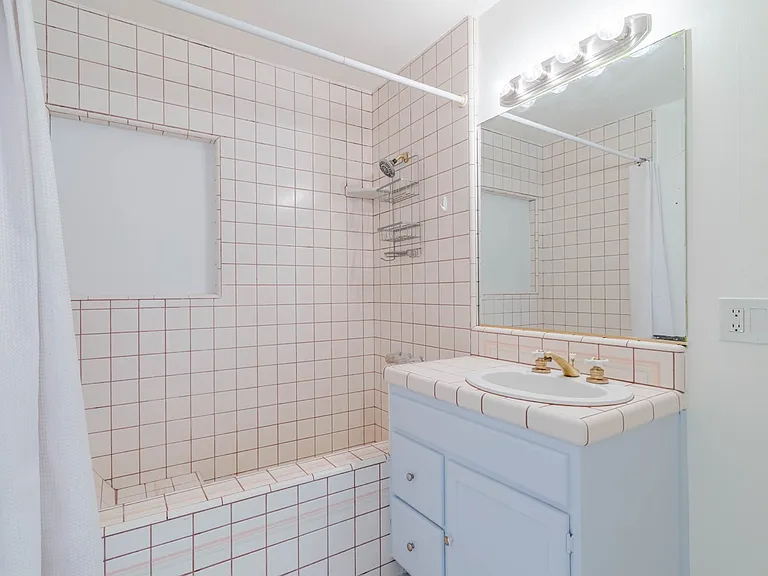 13057 Gladstone Ave — Photo 25