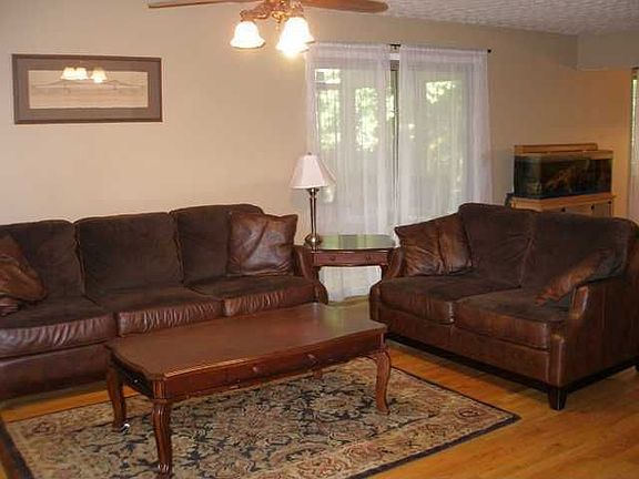 3rd image of 1542 Bendelow Dr