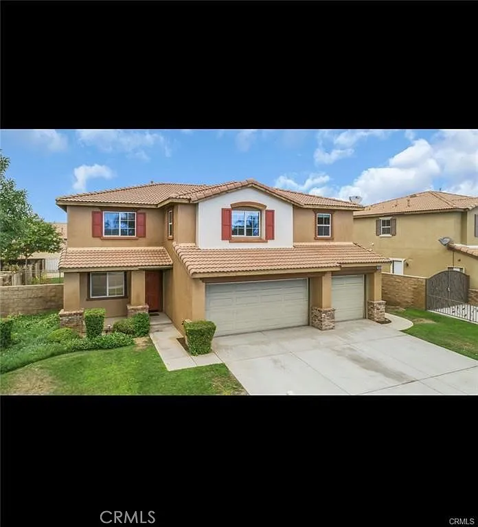 5 bed, 3186 sqft, $4,200 — Photo 1