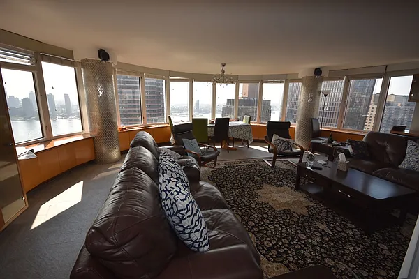 Rented by Luxury Habitat | media 1