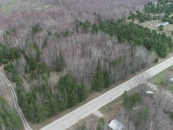 3754 W Quarry Rd, Gulliver, MI 49840