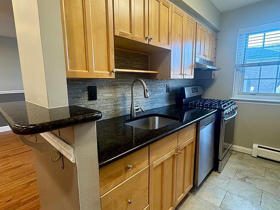 5th image of 406 Maryland Ave APT 1D