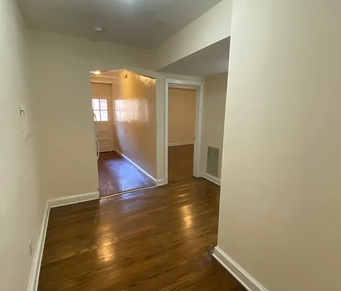 4012 Calvert St NW #1B — Photo 4