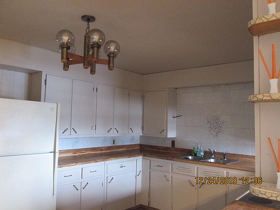 2nd image of 928 Park St #A