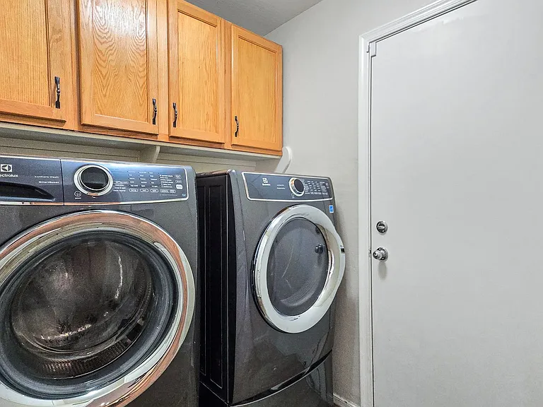 25673 W Northern Lights Way — Photo 32