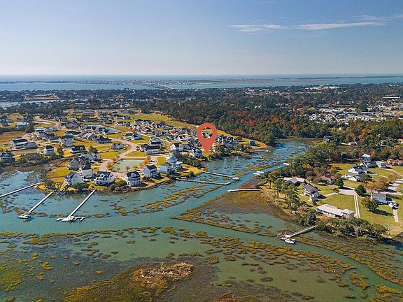 3rd image of 1823 Olde Farm Road