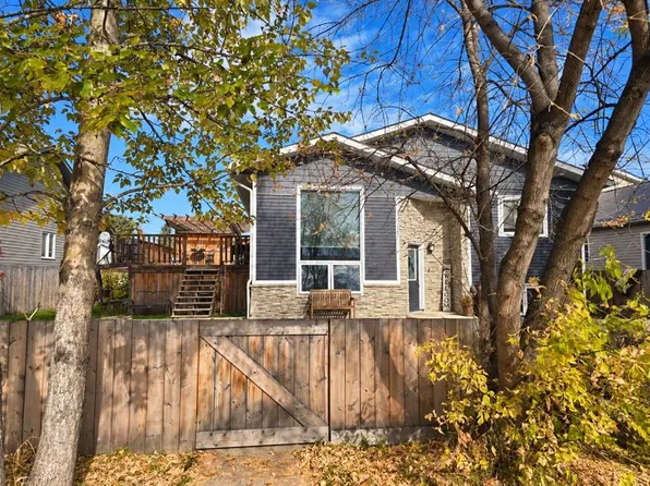 4818 N 16th Ave, Edson, AB T7E 1G4