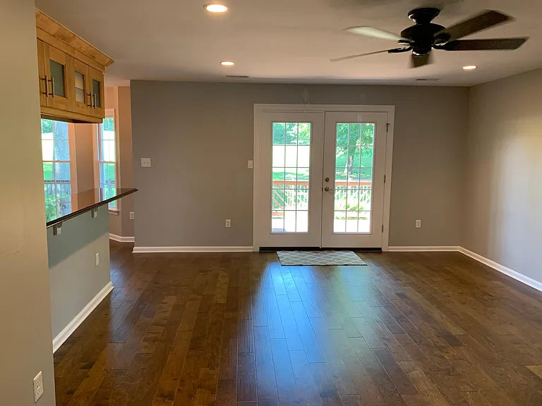 115 E Wedgwood Dr — Photo 9