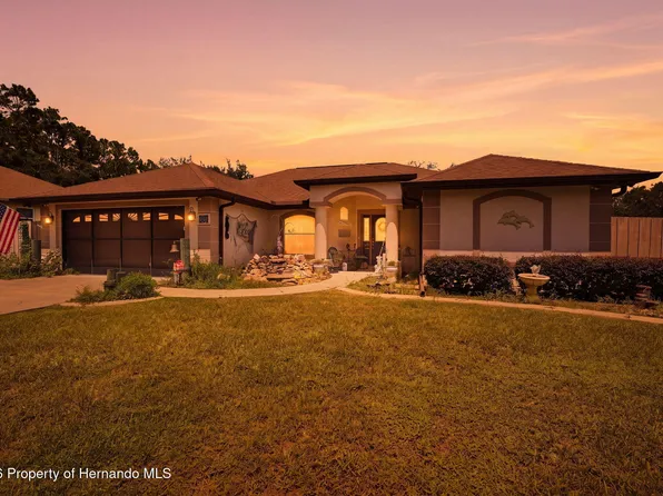 1489 W Barlow Pl, Citrus Springs, FL 34434