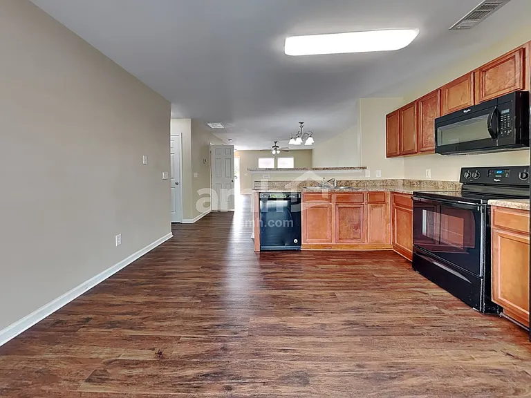 406 Flint Dr — Photo 3