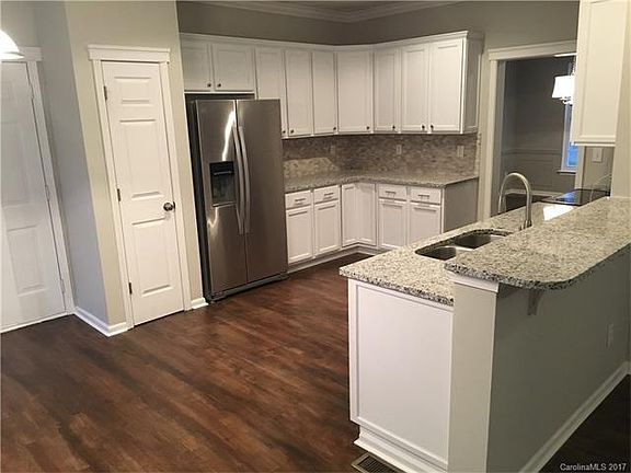 2nd image of 101 Broken Pine Ln