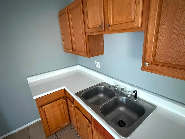 9401 Rochelle Dr — Photo 2
