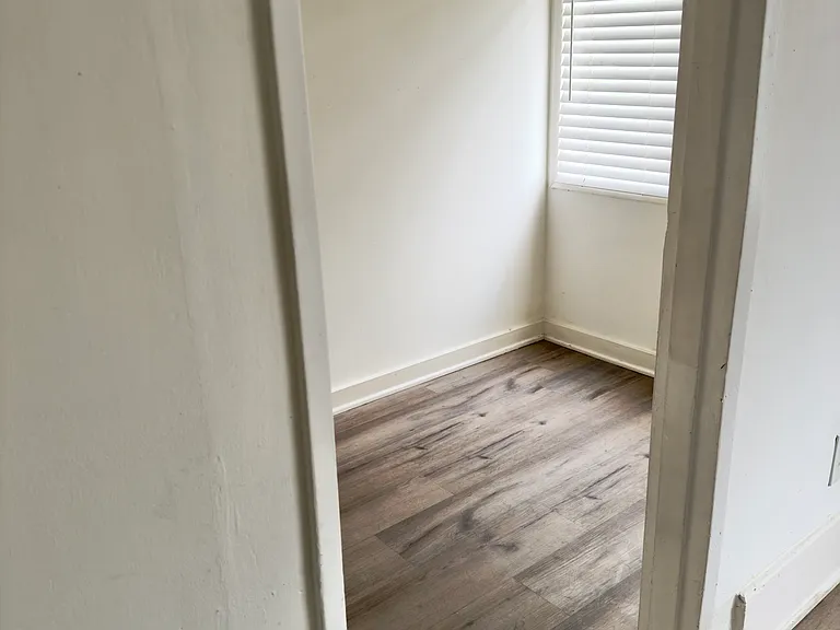 5944 Carlton Way — Photo 11