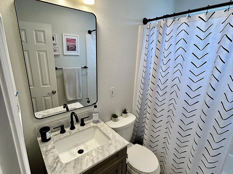 3970 Ingraham St #7 — Photo 15