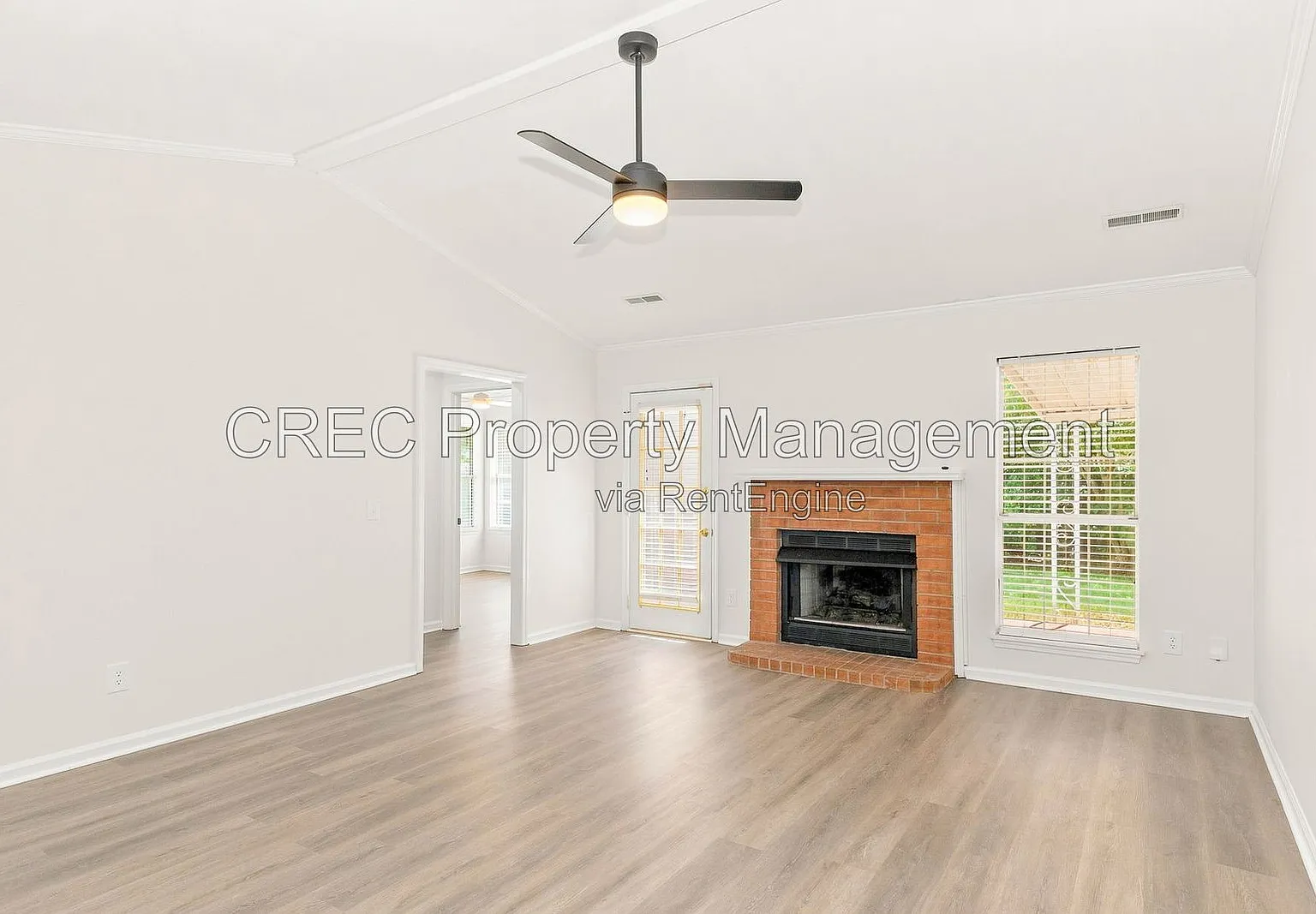 3 bed, 2.0 bath, 1253 sqft, $2,000 — Photo 4