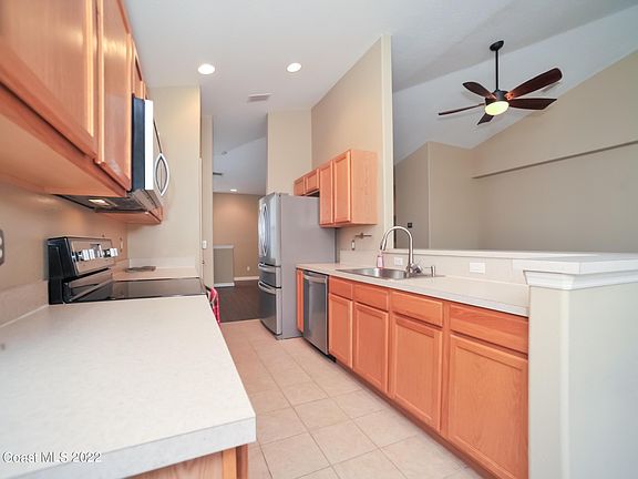 4th image of 1050 Venetian Dr Unit 205