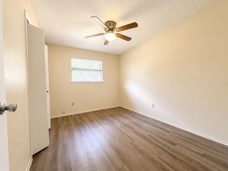2025 Meadow Gln — Photo 7