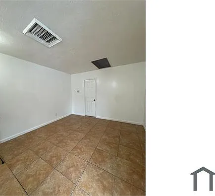 Studio, $1,300 — Photo 2
