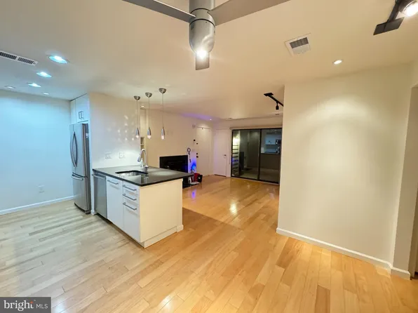 11717 Summerchase Cir #1717-C, Reston, VA 20194
