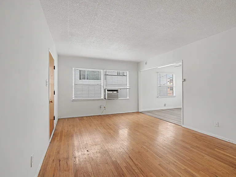 1037 N Curson Ave #4 — Photo 6