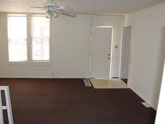 3rd image of 819 E 10th St