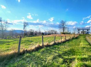 1135 Hillsdale Toll Gate, Sinks Grove, WV 24976