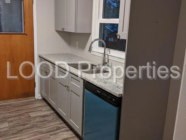 3424 Harding Ave — Photo 3