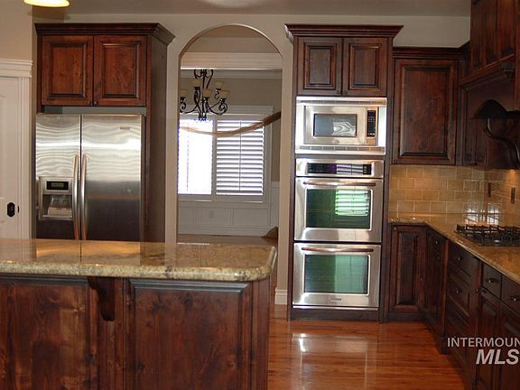 4th image of 2330 Candleridge Dr E