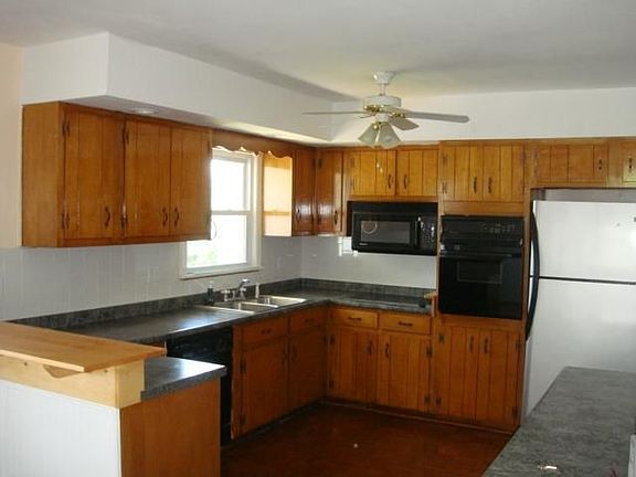 3rd image of 923 Norbourne Ave